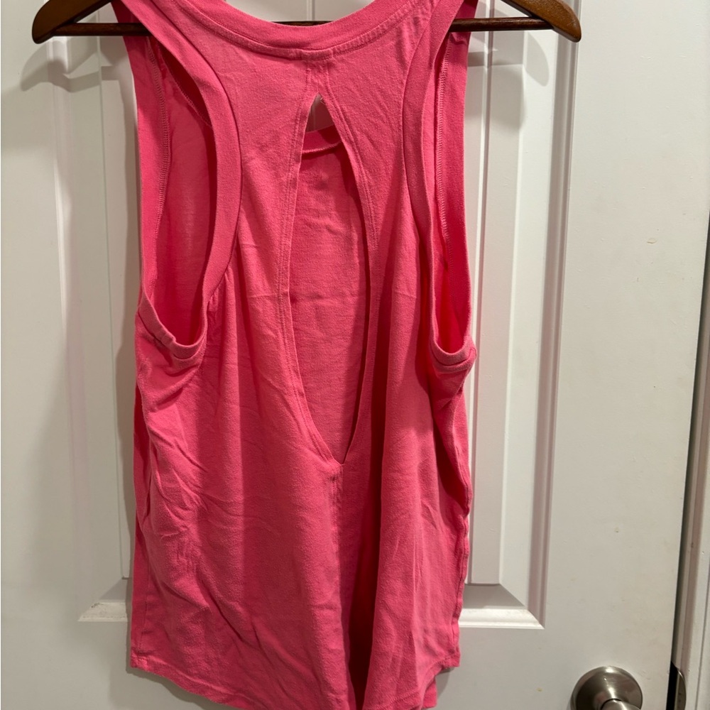 Pink tank - Picture 3 of 3